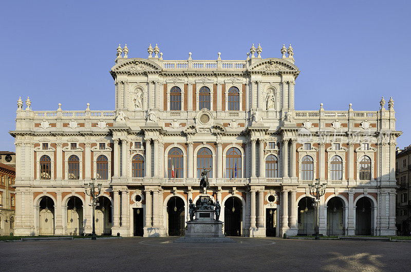 Carignano Palace，后视图，Carlo Aberto广场，都灵，意大利